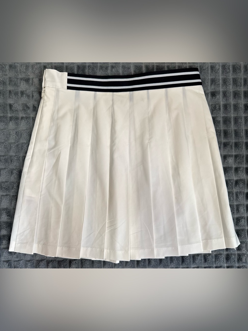 ❤️ Banana Republic Small Cream Pleated Skirt with Black Stripe Waistband (B8)